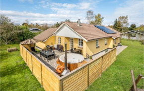 Stunning Home In Glesborg With Sauna, Glesborg